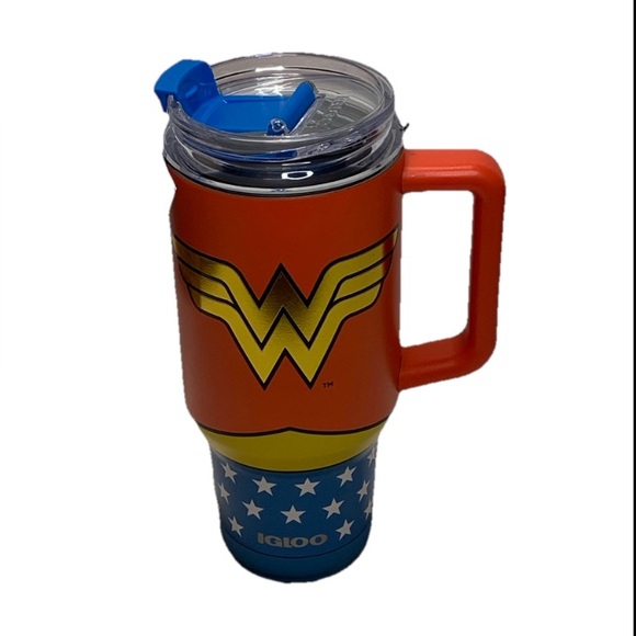 WONDER WOMAN Travel Tumbler Mug 32 Oz Limited Edition New